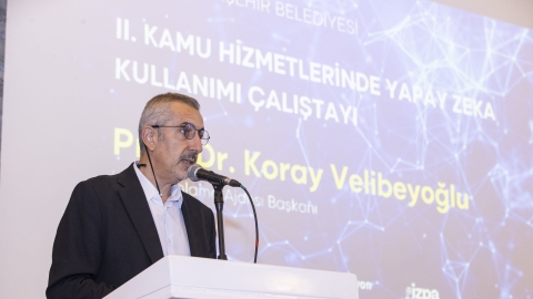 İZPA Başkanı Prof. Dr. Koray Velibeyoğlu, çalıştayda konuşuyor